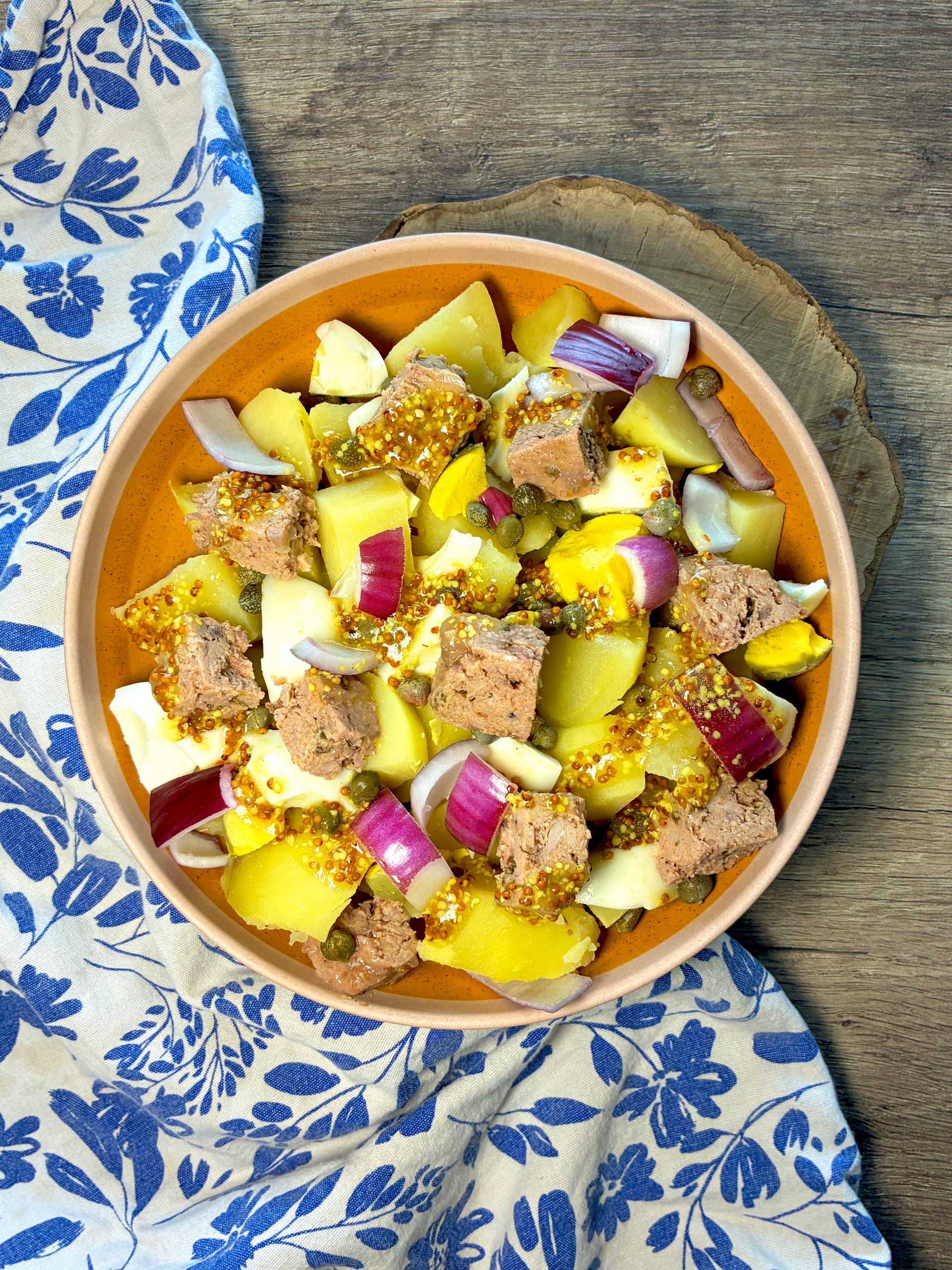 Salade paysanne aux pommes de terre et terrine Trois Viandes