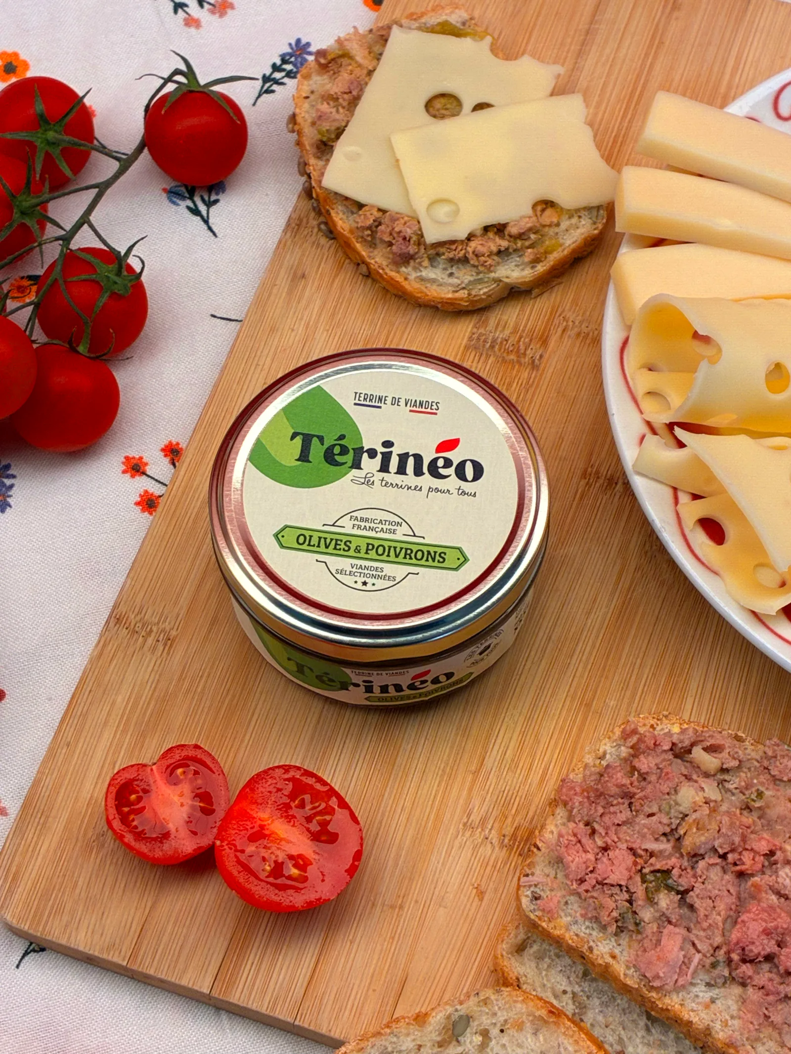 Packshot Terrine Térinéo Olives & Poivrons